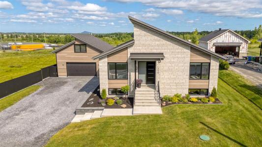 1508 Ch. des Coteaux, Farnham, Quebec J2N 0M2, Canada