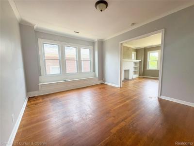 2135 Lakewood Street, Detroit, Michigan 48215, USA