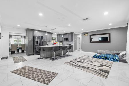 5895 16th St N, St Petersburg, Florida 33703