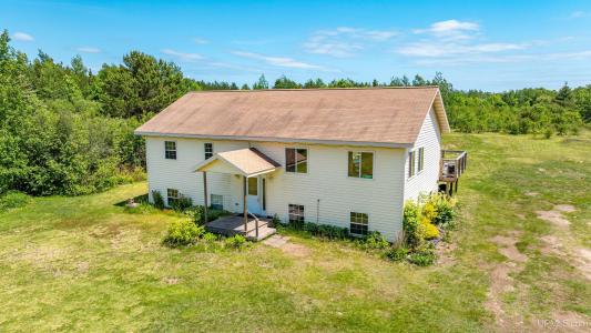 49962 Rosenlund Rd, Hancock, Michigan 49930