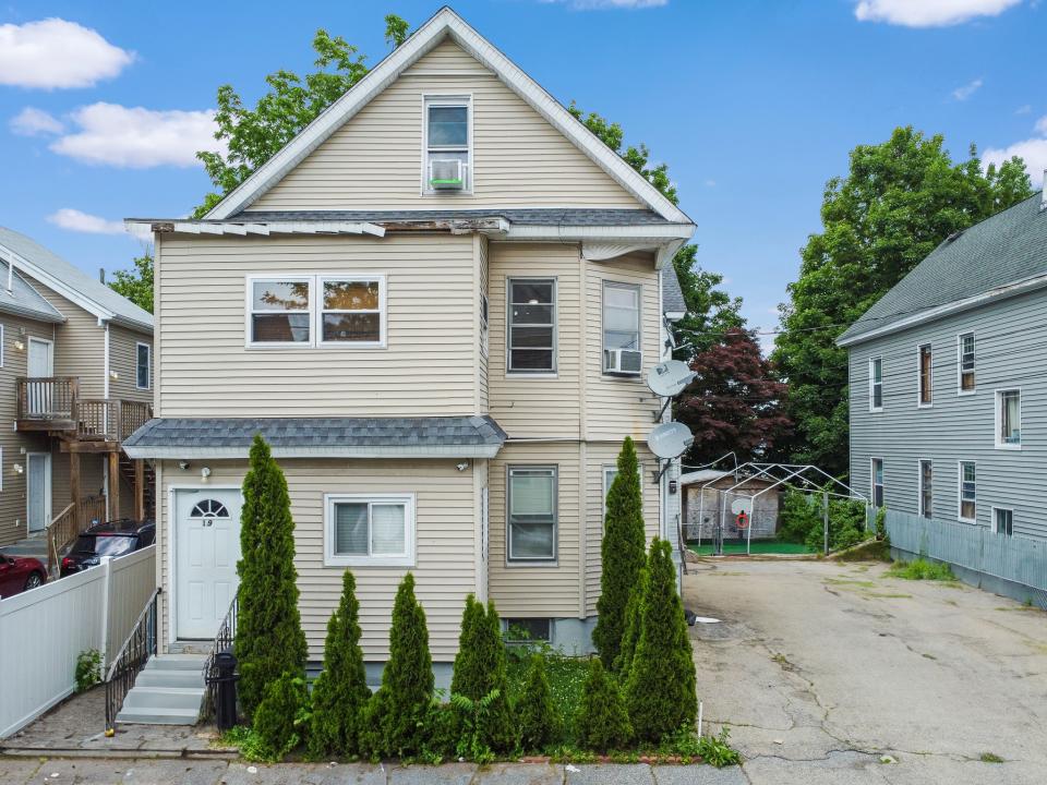 19-21 Pleasant Terrace, Lawrence, Массачусетс 01841, Соединенные Штаты