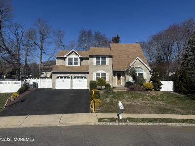 8 Shadow Ridge Court, Howell, Нью-Джерси 07731, Соединенные Штаты