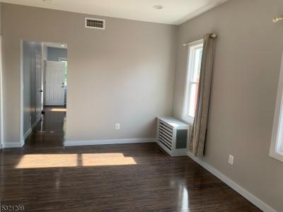 216 21St St, Irvington Twp., New Jersey 07111-4523, États-Unis