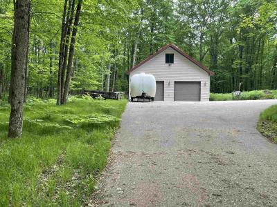 2429 Wolverine, Farwell, Michigan 48622, USA