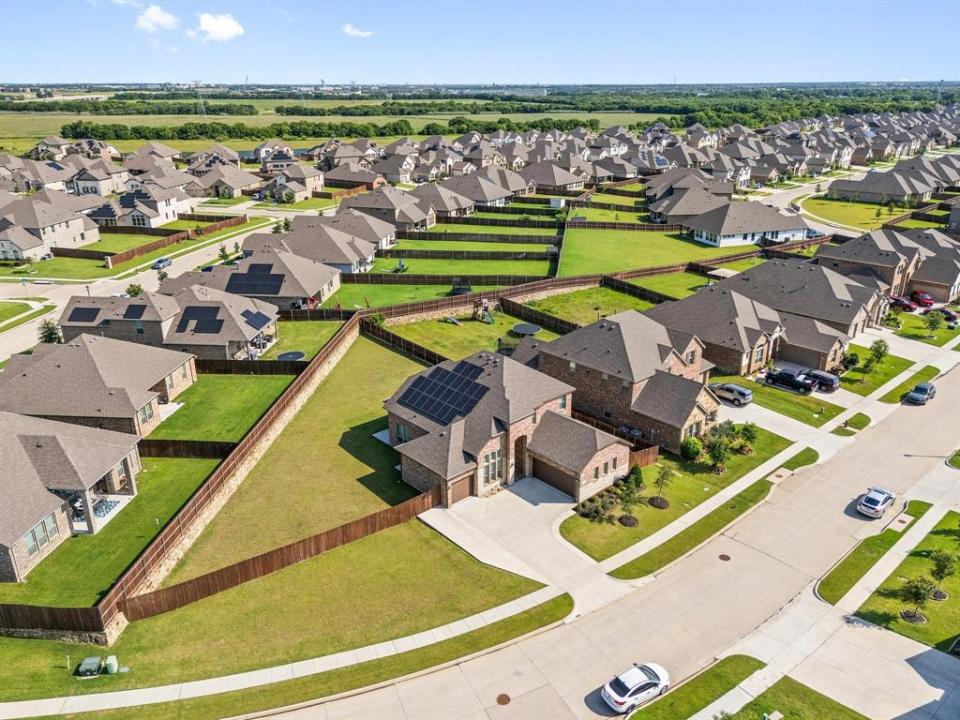 3680 Twin Pines DR, Grand Prairie, Teksas 76065, Amerika Birleşik Devletleri