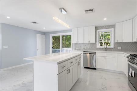 57 Wilson, Johnston, 罗得岛 02919, 美国