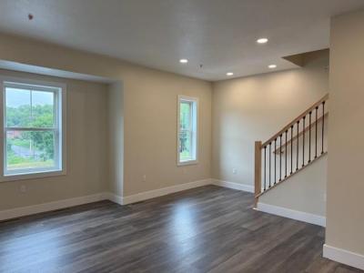 3273 Brodhead Rd , D, Aliquippa, Pennsylvania 15001, USA