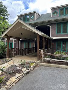 222 Creekside Way, Burnsville, North Carolina 28714