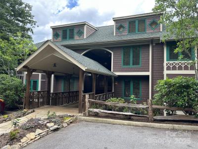 222 Creekside Way, Burnsville, North Carolina 28714