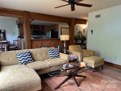222 Creekside Way, Burnsville, North Carolina 28714