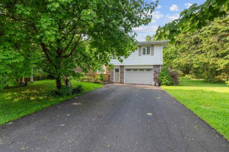 21 DUNCAN AVENUE, Stratford, Prince Edward Island C1B 1L4, Canada