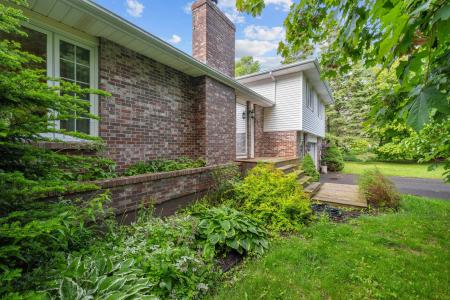 21 DUNCAN AVENUE, Stratford, Prince Edward Island C1B 1L4, Canada