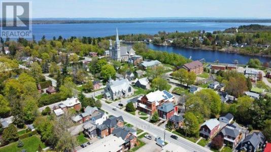 251 JOHN STREET NORTH, Arnprior, 安大略省 K7S 2P3, 加拿大