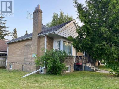 82 MEIGHEN AVENUE, Toronto (crescent Town), Ontario M4B 2H5, Canadá
