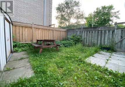 82 MEIGHEN AVENUE, Toronto (crescent Town), Ontario M4B 2H5, Canadá