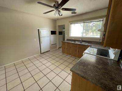 4904 47 STREET, Drayton Valley, Alberta T7A 1H8, Canada