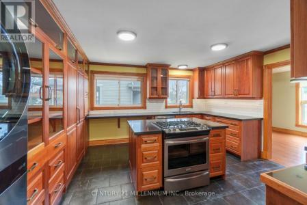 338 WALNUT STREET, Collingwood, 온타리오주 L9Y 3C8, 캐나다