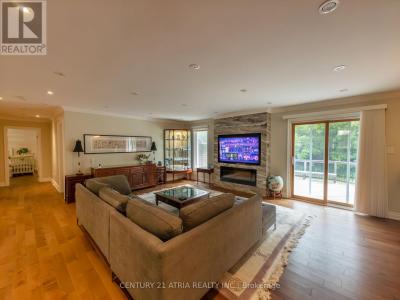 2 NORWICH DRIVE, Markham (raymerville), Ontario L3P 6R9, Canada