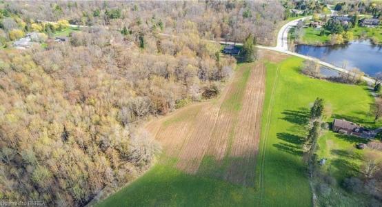 371 SCENIC DRIVE, St. George, Ontario N0E 1N0, Canadá