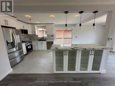 67 CHELMSFORD AVENUE, Toronto (newtonbrook West), Ontario M2R 2W5, Canada