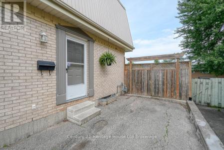 1003 B NESBITT CRESCENT, Woodstock (woodstock - North), Ontario N4S 7N9, Kanada
