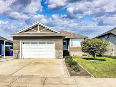 14 VERMONT CLOSE, Olds, Alberta T4H 0C3, Canada