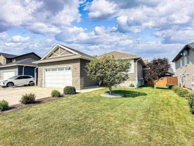 14 VERMONT CLOSE, Olds, Alberta T4H 0C3, Canada