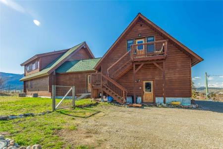 9371 6 HIGHWAY, Coldstream, British Columbia V1B 3B5, Canada