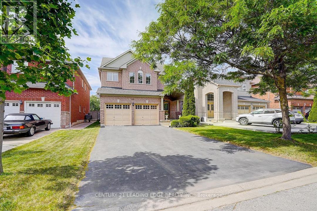 96 TUSCANA BOULEVARD, Vaughan (patterson), Ontario L4K 5K4, Canada