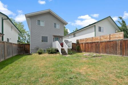 44 COUNTRY RIDGE CLOSE, Lacombe, Alberta T4L 2H1, Kanada