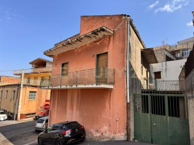 Belpasso, Sicilia 95032, イタリア