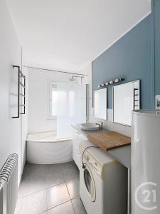 Deville Les Rouen, Haute-Normandie 76250, Francia