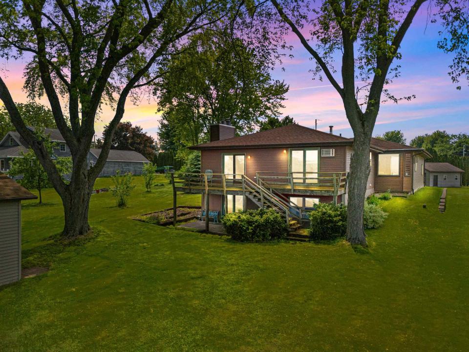 6352 Black Wolf Point Lane, Oshkosh, Wisconsin 54902, Stati Uniti