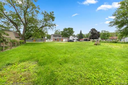 35280 Marcus Drive, Rockwood, Michigan 48173