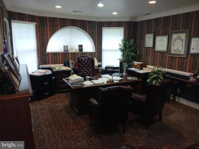 412 S White Horse Pike, AUDUBON, NJ 08106, USA