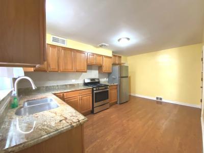2830 W Summerdale Avenue , 1E, Chicago, イリノイ 60625, アメリカ合衆国