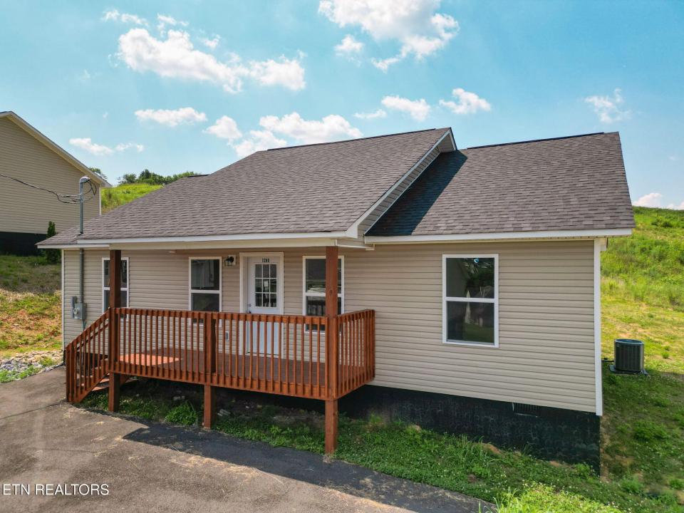 3288 Parker Blvd, Kodak, Tennessee 37764, USA