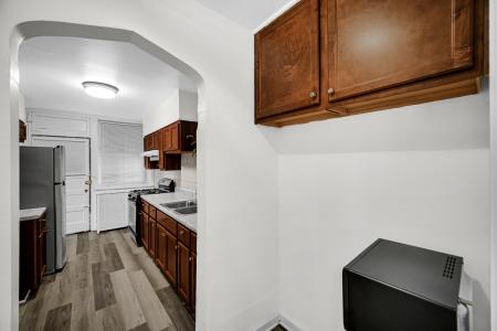 7428 S Bennett Ave Unit 1, Chicago, Illinois 60649, USA