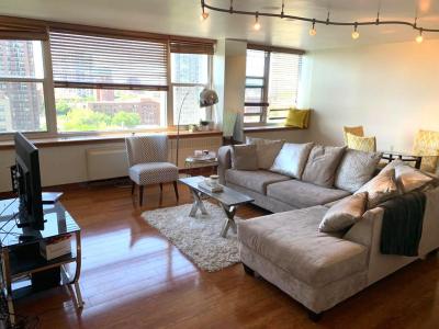 4250 N Marine Drive , 1404, Chicago, イリノイ 60613, アメリカ合衆国