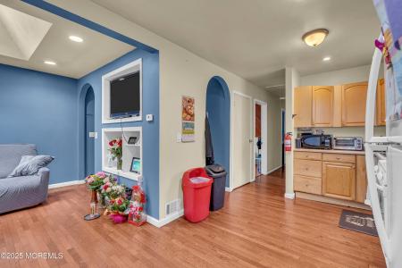 28 Lockwood Avenue, 可抵押的, 新泽西州 07728, 美国