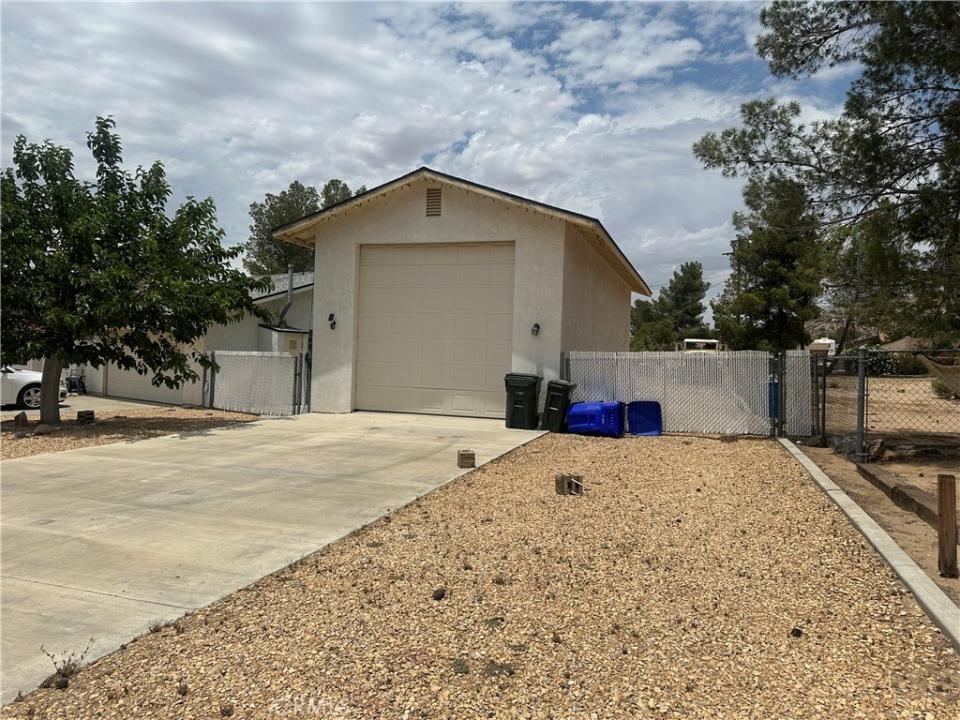 16260 Wintun Road, Apple Valley, קליפורניה 92307, ארצות הברית של אמריקה 