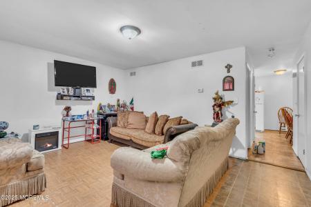 11 Factory Street, Freehold, نيو جيرسي 07728, الولايات المتحدة