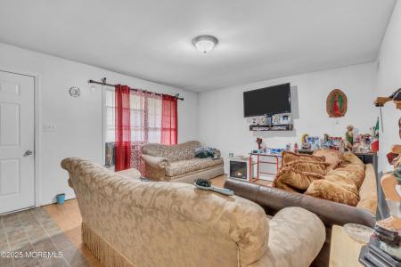 11 Factory Street, Freehold, نيو جيرسي 07728, الولايات المتحدة