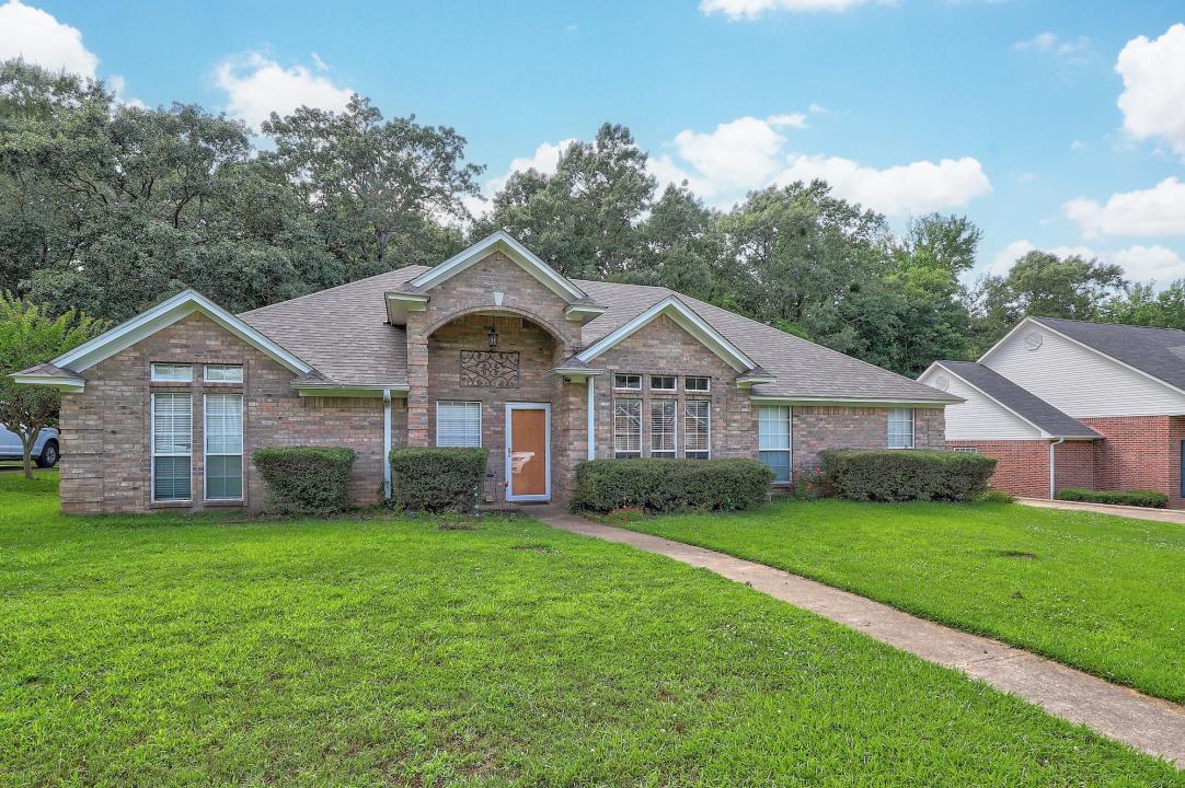203 Peter Alan, Wake Village, Texas 75501, USA