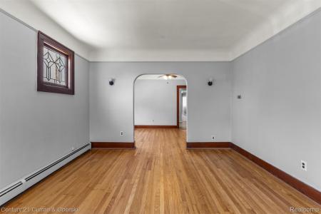 2434 4th Street , Apt 1, Trenton, Michigan 48183