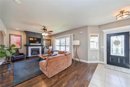 8419 Long Meadow Lane, Johnston, Iowa 50131, États-Unis