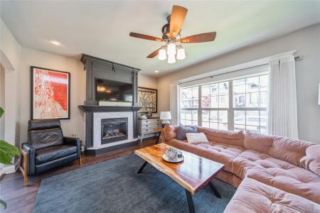 8419 Long Meadow Lane, Johnston, Iowa 50131, États-Unis