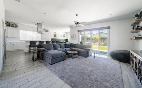825 Spring Street W, Madera, Califórnia 93636, Estados Unidos