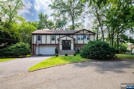 7 Campi Court, Dumont, NJ 07628, USA