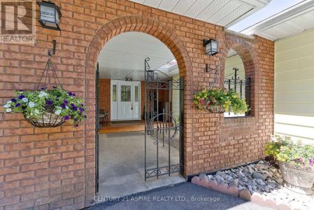 165 RAHNS ROAD, Laurentian Valley, Ontario K8A 6W8, Canada